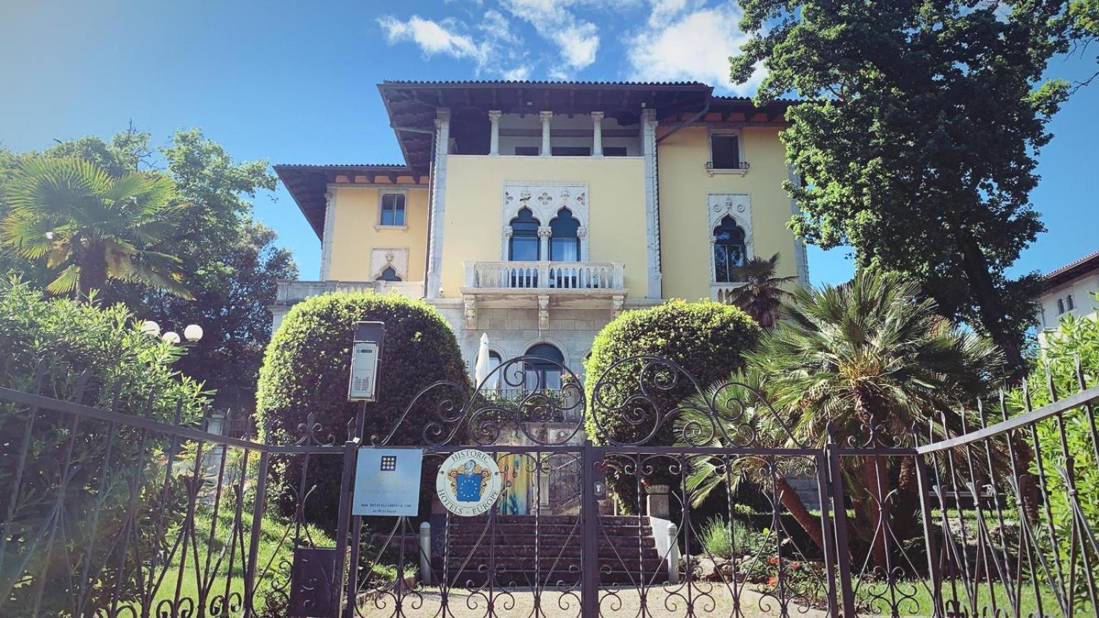 Hotel Villa Astra Lovran Luaran gambar