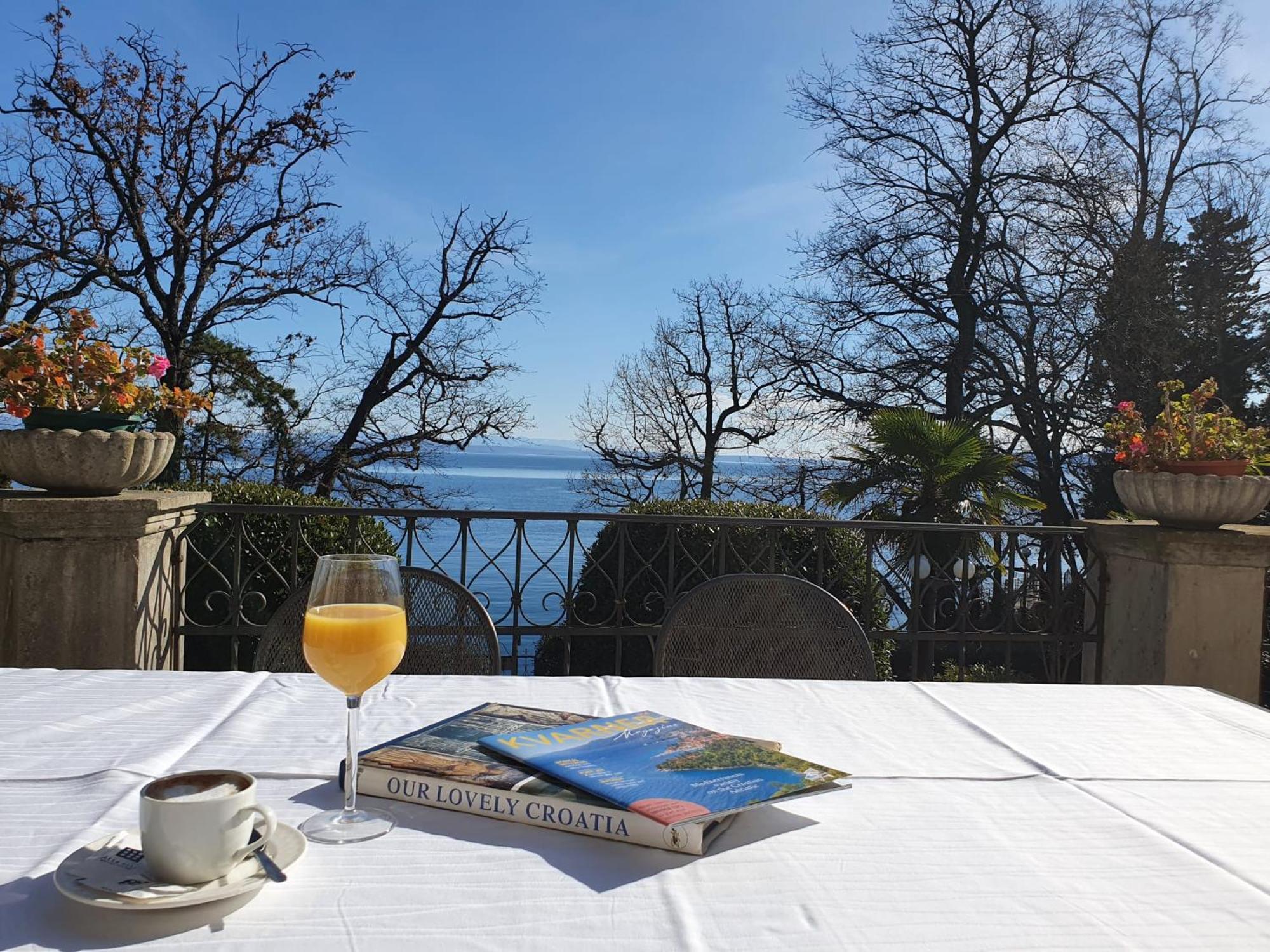 Hotel Villa Astra Lovran Luaran gambar