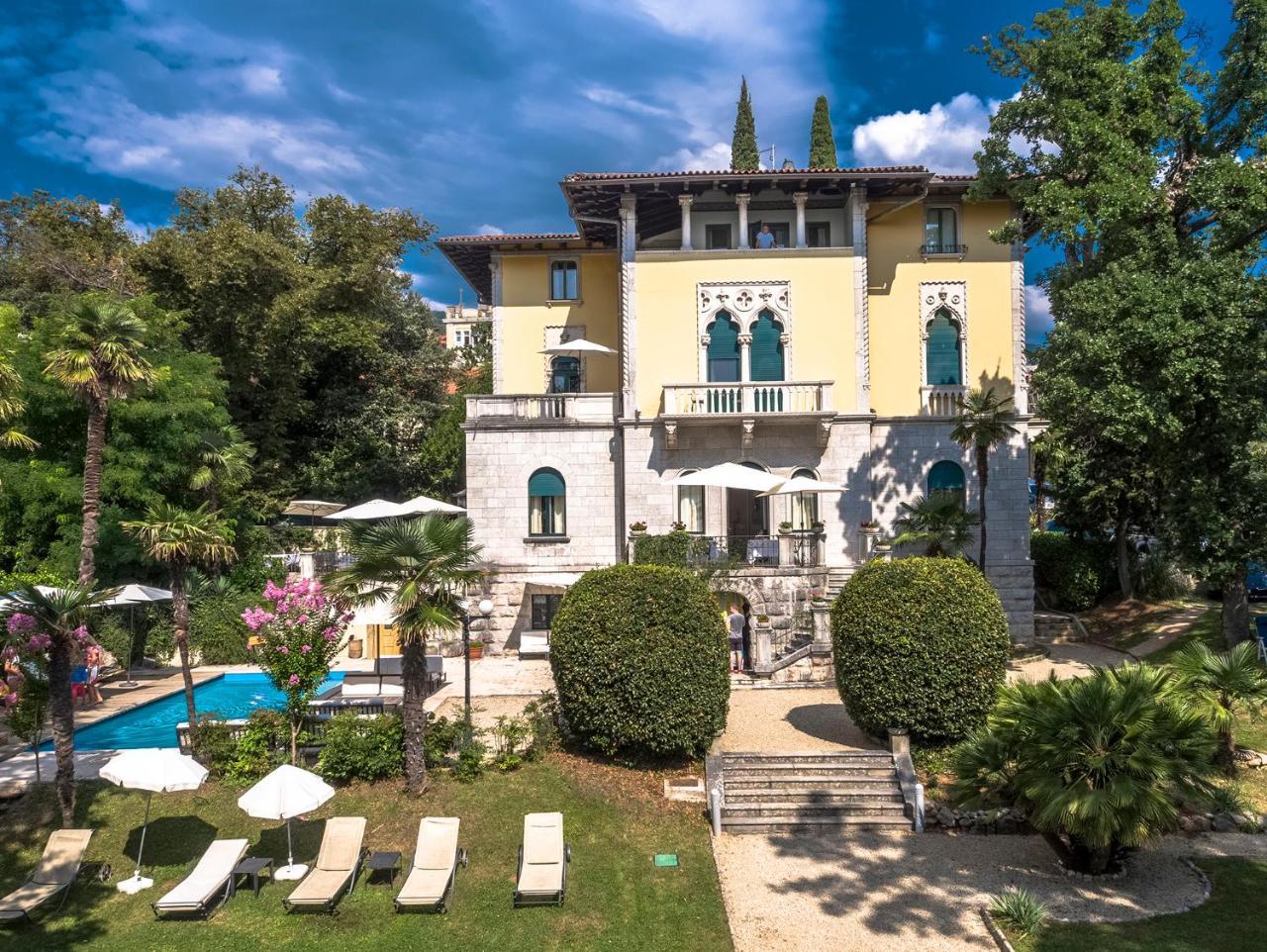 Hotel Villa Astra Lovran Luaran gambar
