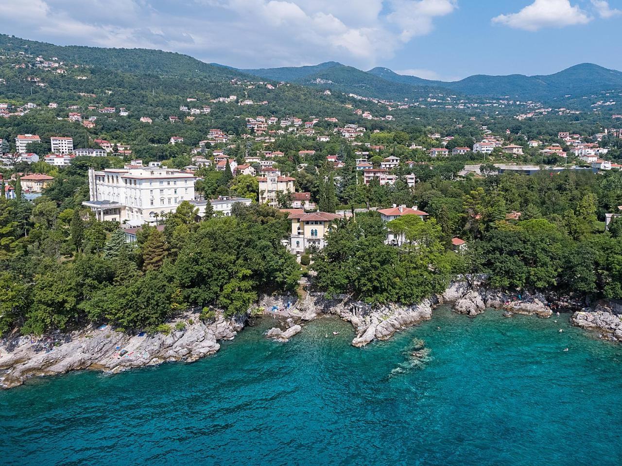 Hotel Villa Astra Lovran Luaran gambar