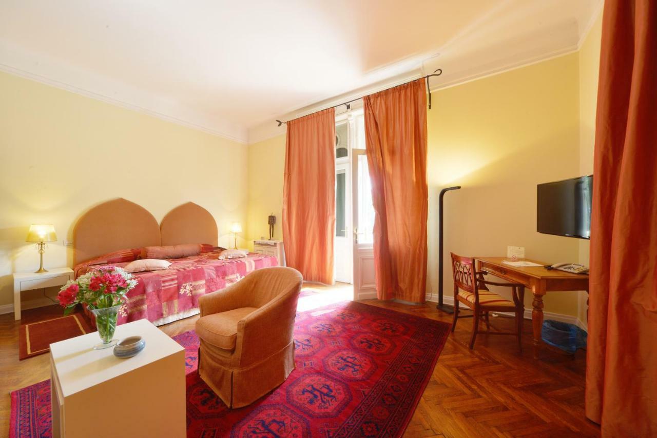 Hotel Villa Astra Lovran Luaran gambar